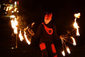 cie-cessez-lfeu-les-feeries-pyromaniees-claire-boisson-large